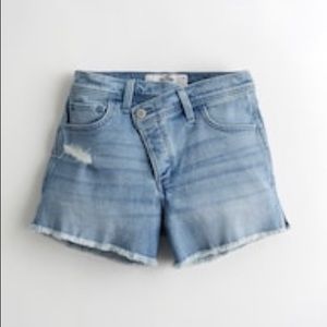 NWT/ Curvy High-Rise Crossover shorts